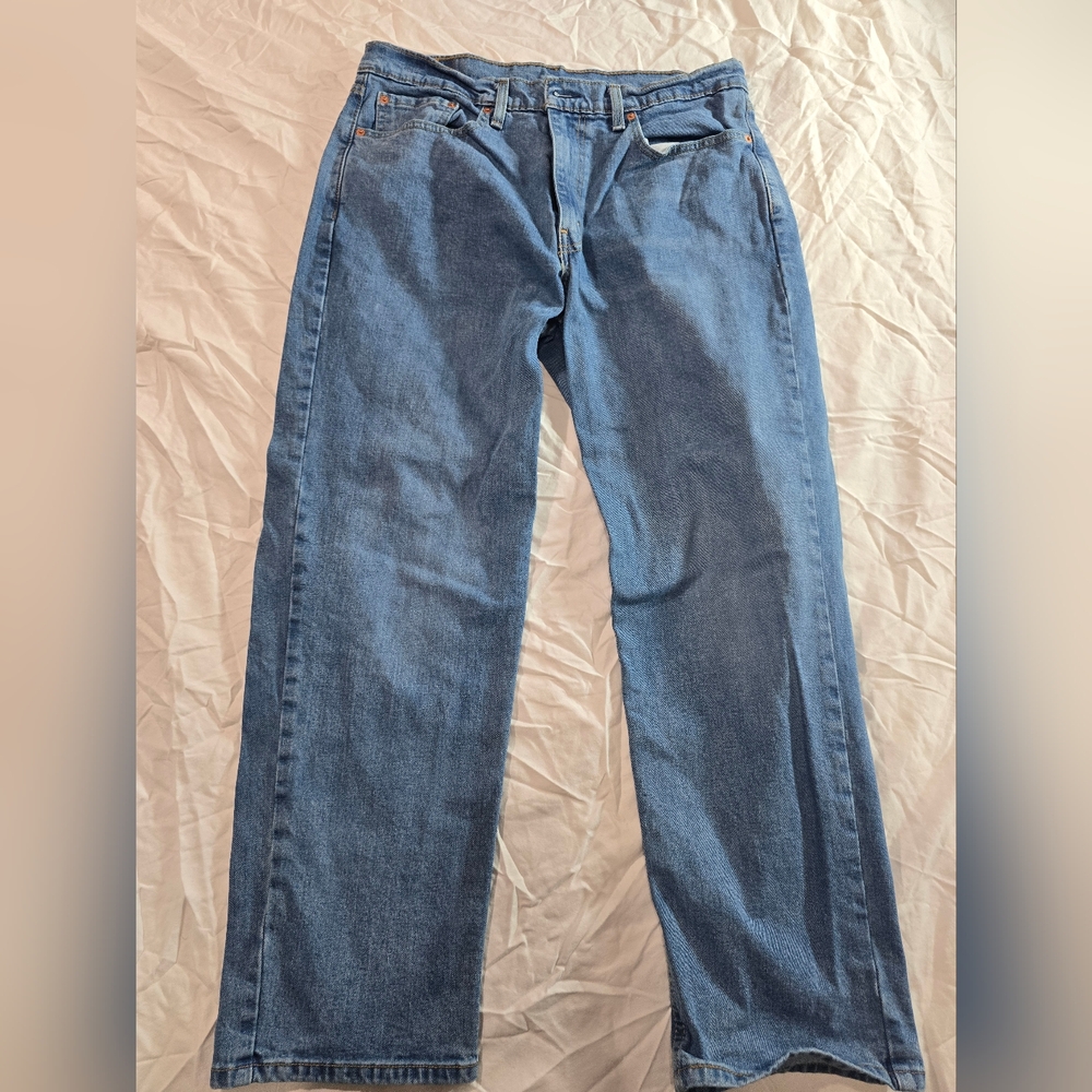 EUC - Levi's 550 36x30 jeans